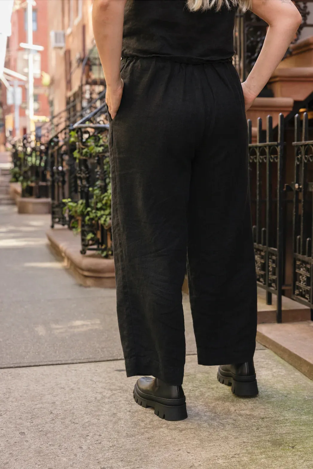 Eva Pant in Black