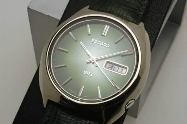 Seiko 5 Wristwatch Actus Green Dial Steel Case 1974